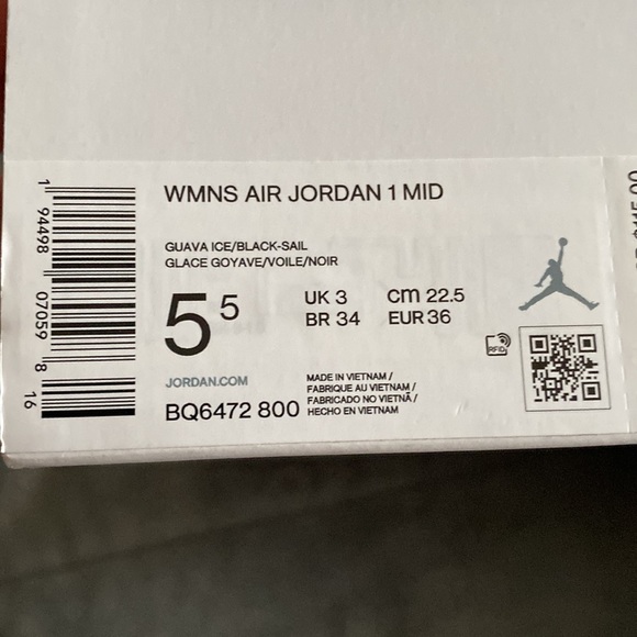 NIKE Air Jordan 1 MID Sneakers - Picture 11 of 12